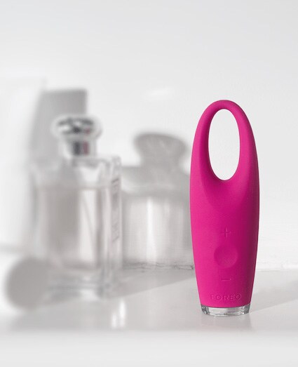 Odgovorite na pitanje i osvojite novi FOREO IRIS™ masažer za blistavo područje oko očiju!