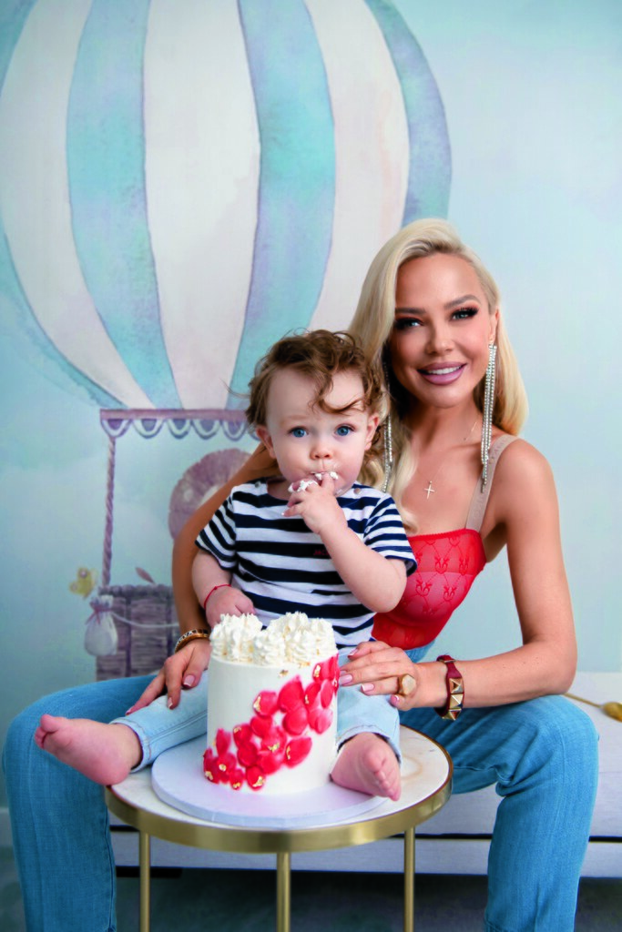 Maja Šuput i Bloom na naslovnici Storyja