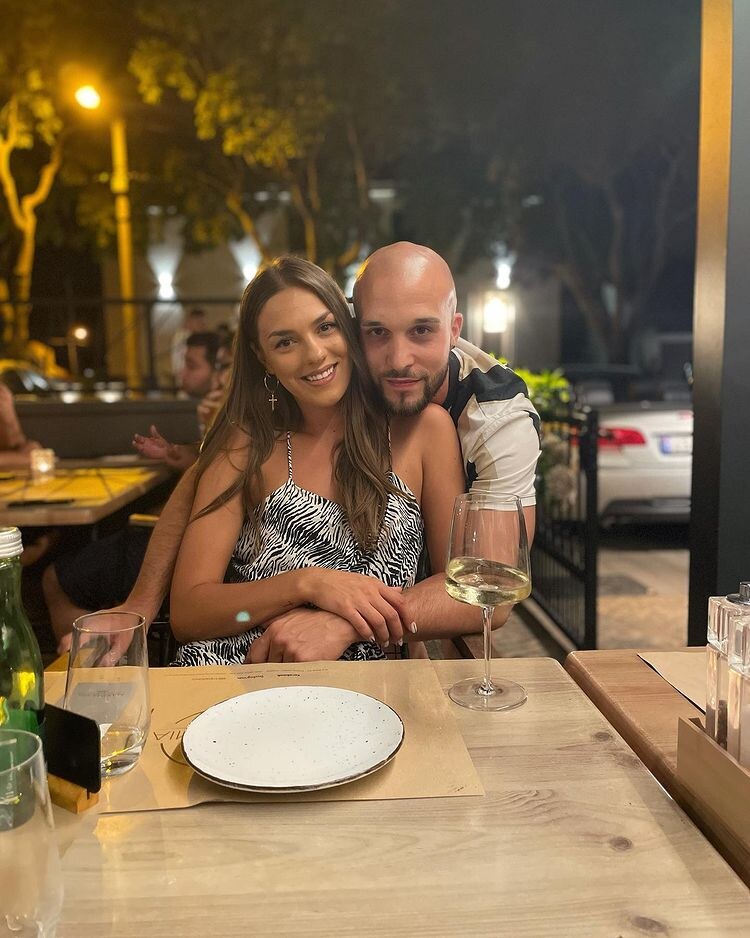 Meri Rašin djevojka je Šiminog brata Marija Vrsaljka