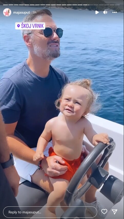 Bloom Tatarinov na čamcu.PNG