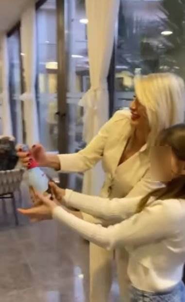 Ana Čagalj s kćeri Tijom na njezinom rođendanu