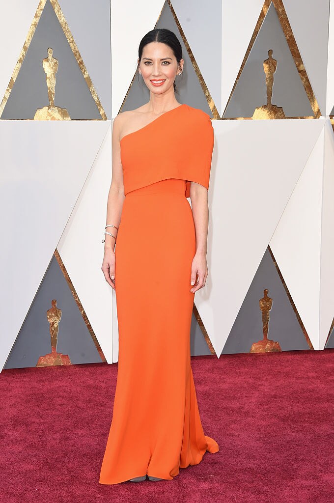 NITKO IM NE TREBA: One TO rade same