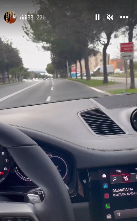 Iris Livaja objavila video iz svog Porschea.