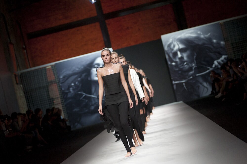 Ljubitelji avangardne mode uživali u prvoj večeri Cro a portera 