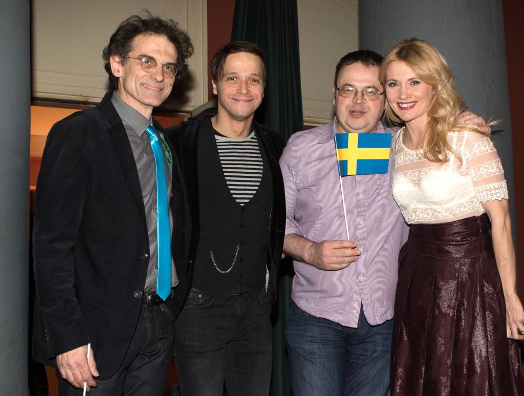 Bijela čipka odlično stoji Barbari Noli