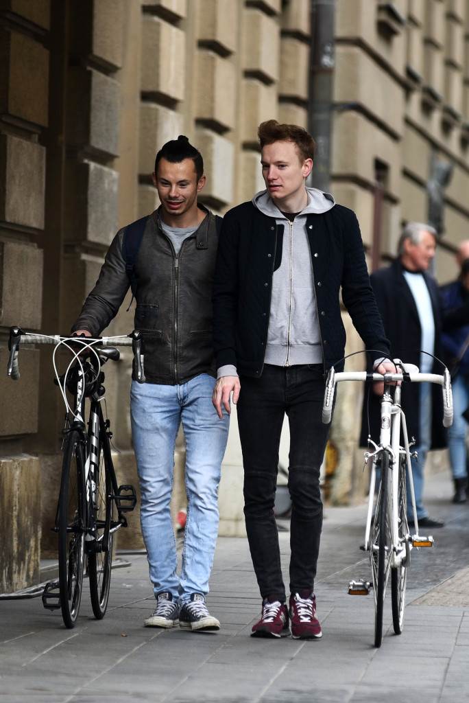 Špicom prošetao tip-top skockani frajer za kojim su se svi okrenuli