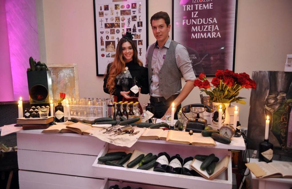 Ovako to izgleda kad Cosmo djevojke slave dugo u noć!