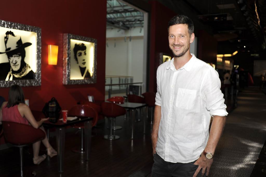 Tko je sve došao na premijeru filma  "Pjesma koja ljubav znači"? 