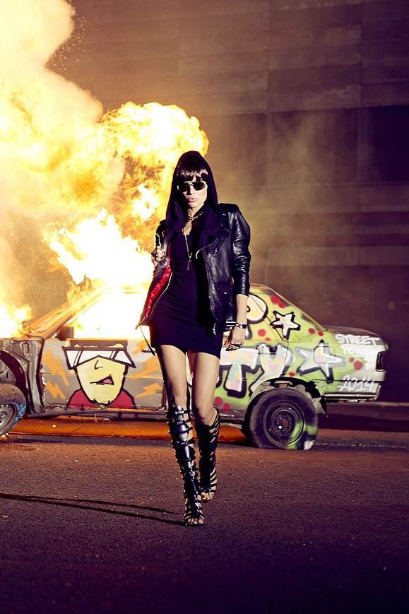 Severina ponovno pali i žari