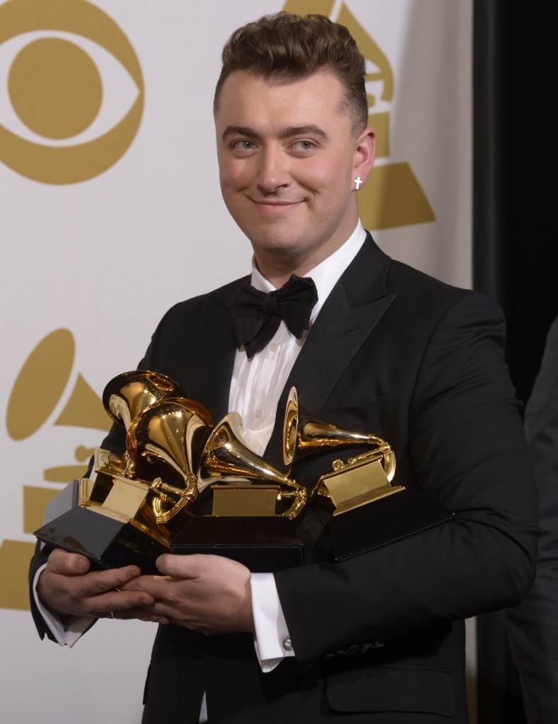 Sam Smith u minici i čizmama na visoku potpeticu