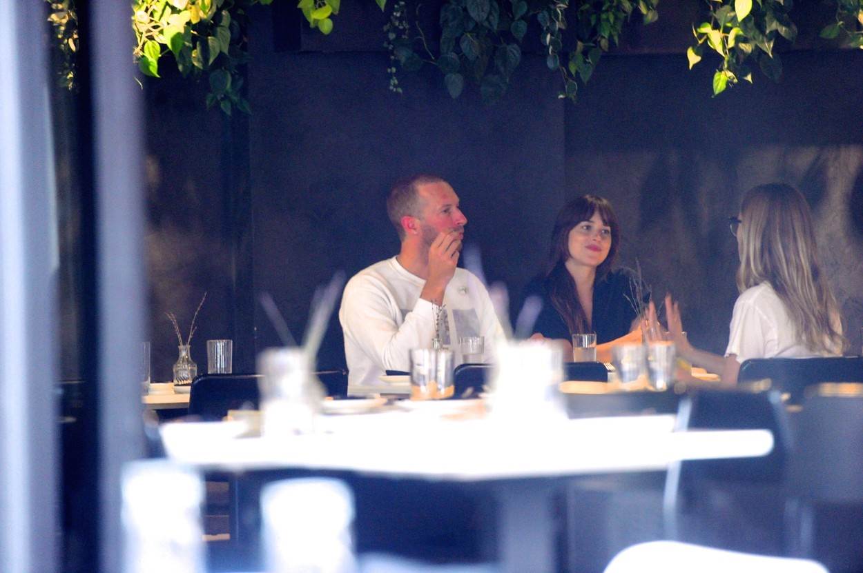 Razlog prekida veze Dakote Johnson i Chrisa Martina