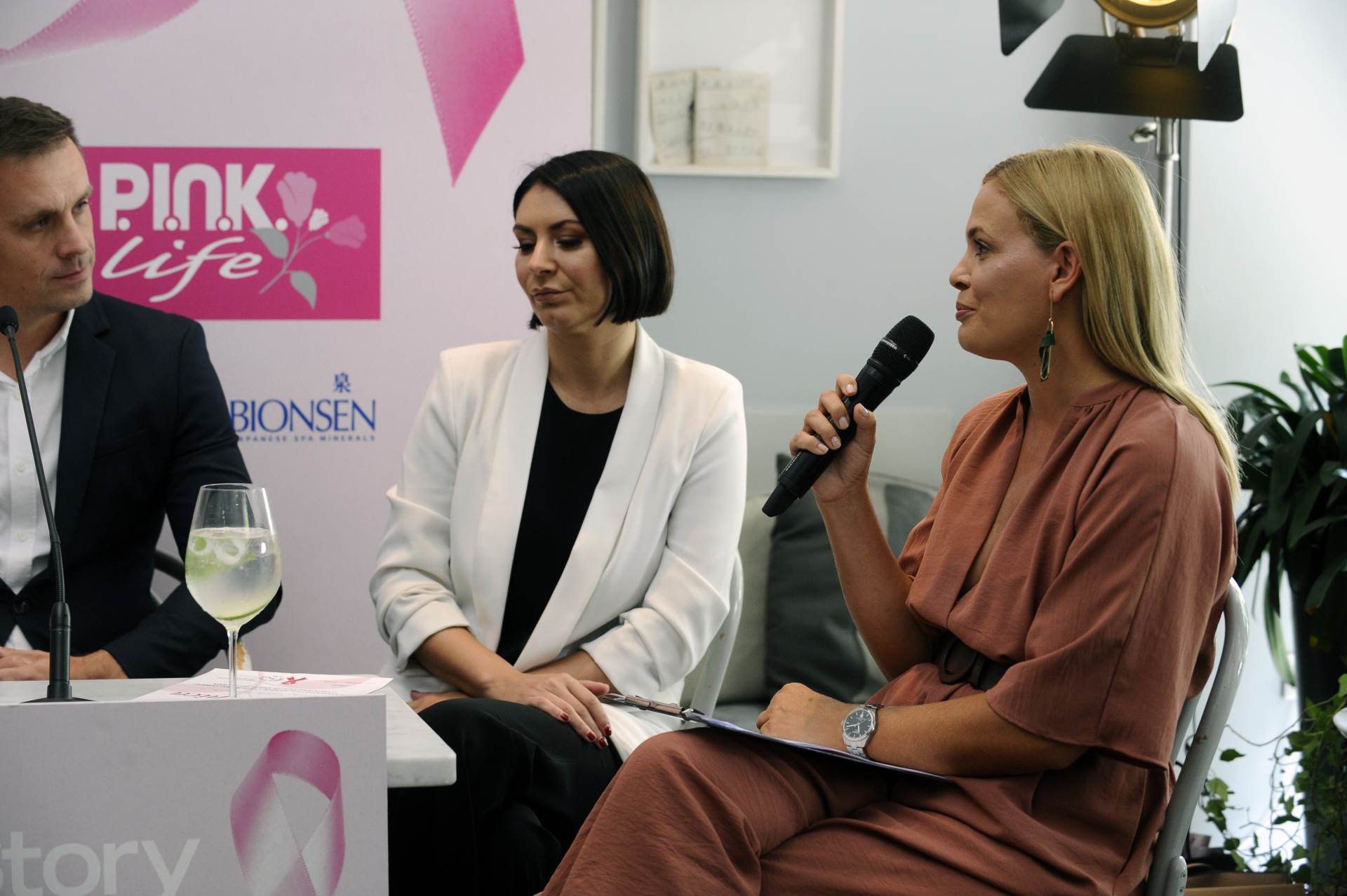 PINK RIBBON Story u suradnji s dm-om u borbi protiv karcinoma dojke