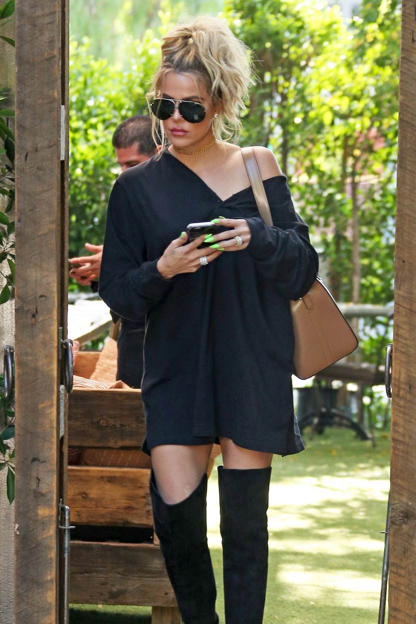 MODNA INSPIRACIJA Čizme iznad koljena vladaju i ove sezone