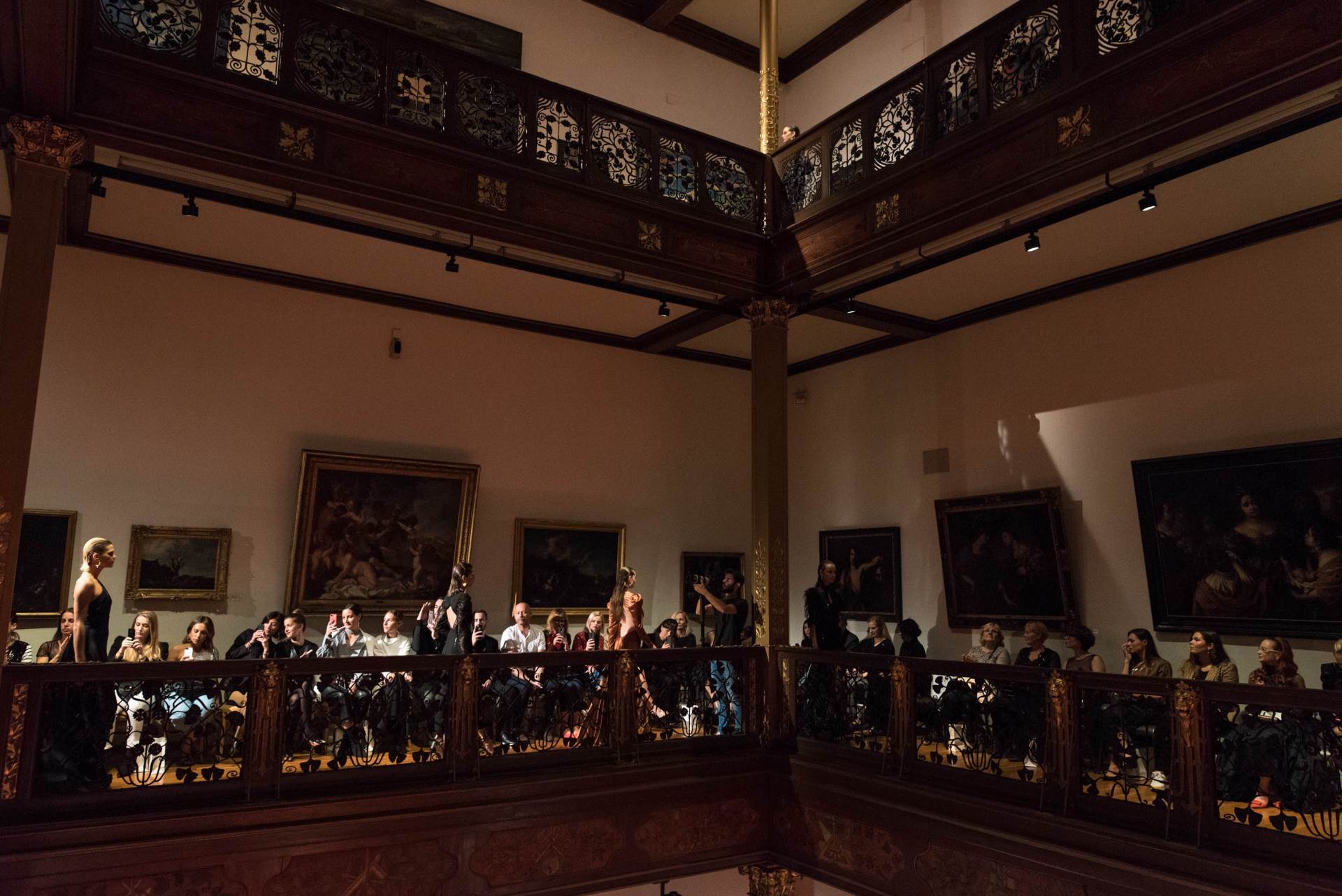 eNVy room proslavio 15 godina stvaranja rapsodijom glamura i elegancije