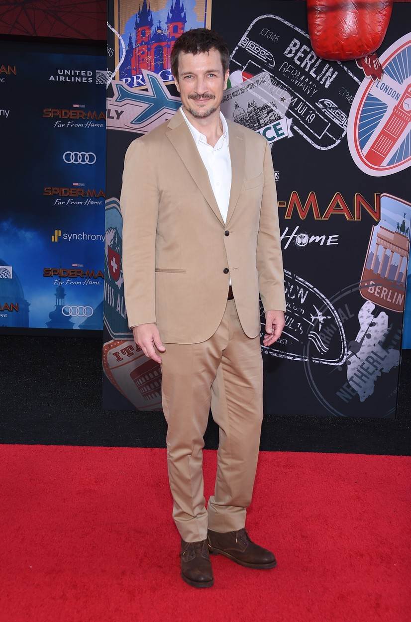 Nathan Fillion iz serije Castle danas je neprepoznatljiv