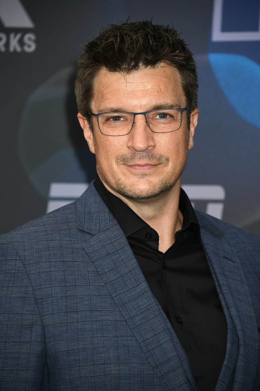 Nathan Fillion iz serije Castle danas je neprepoznatljiv