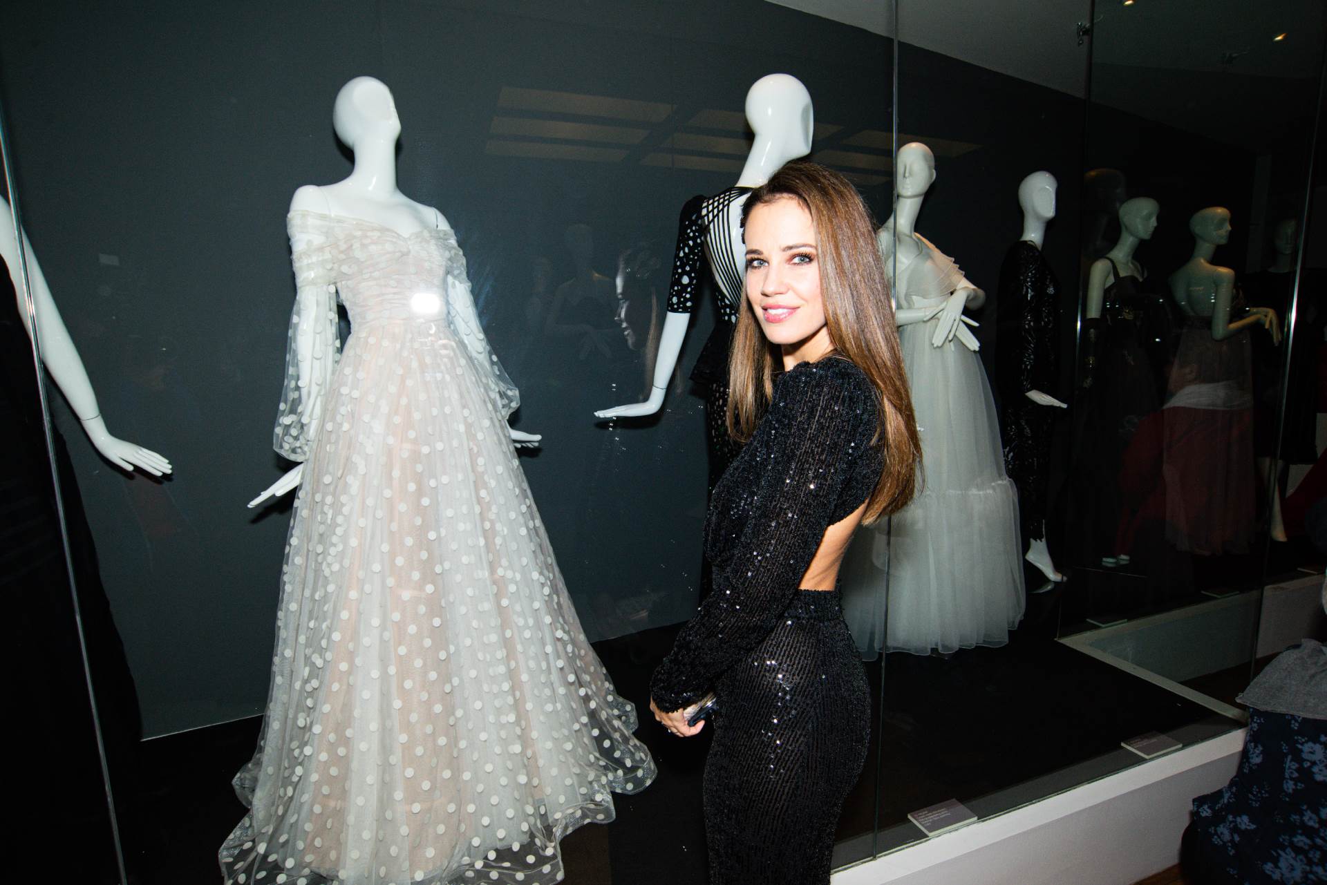 Otvorenjem izložbe "Posveta ženstvenosti" eNVy room proslavio 15 godina