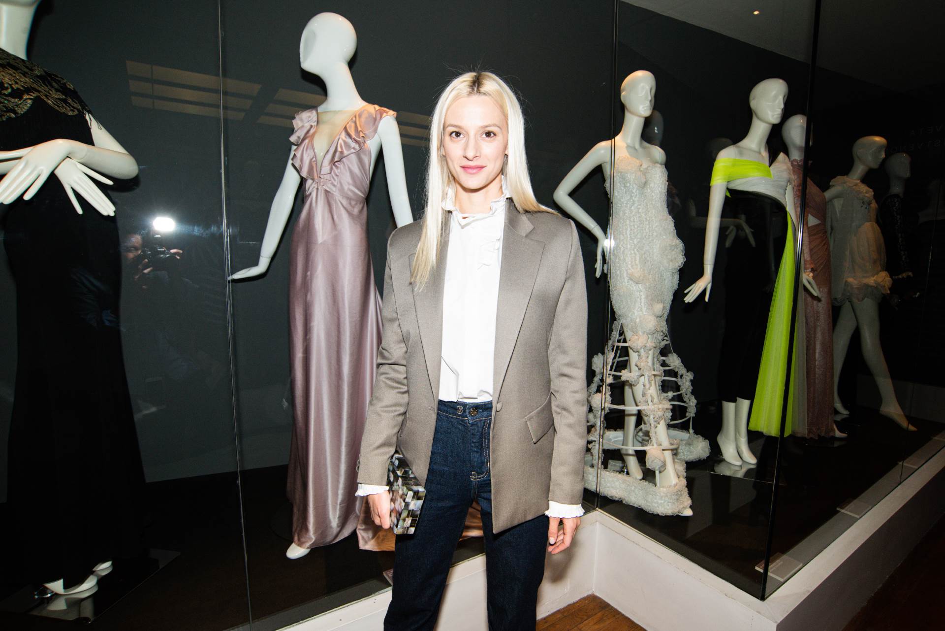 Otvorenjem izložbe "Posveta ženstvenosti" eNVy room proslavio 15 godina