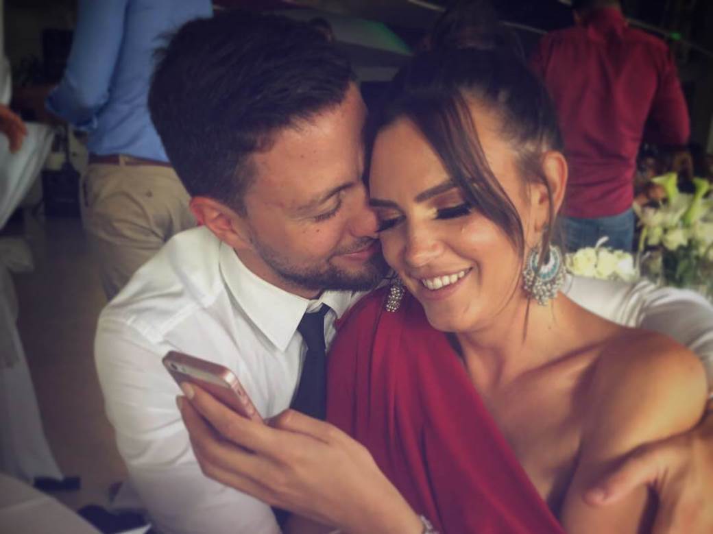 Ana Bebić udala se za sprskog direktora i nestala se scene