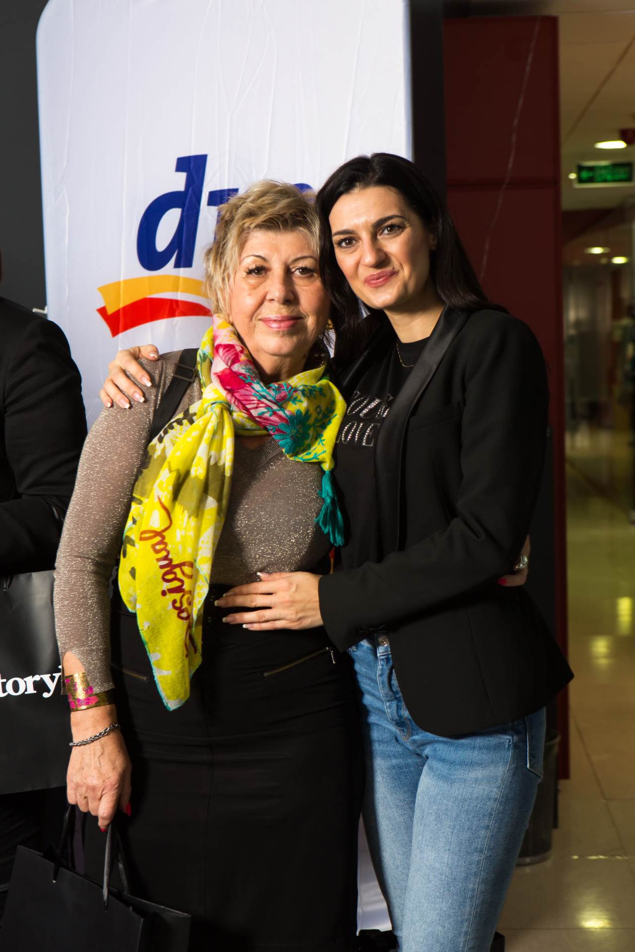 Uručen donacijski ček povodom akcije Pink ribbon dm-a i Storyja