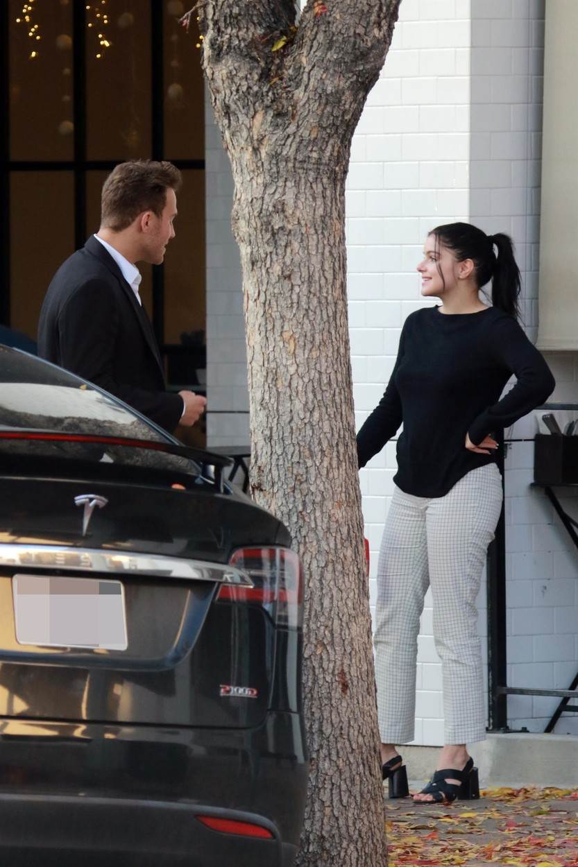 Omiljena slatkica uhvaćena s novim dečkom