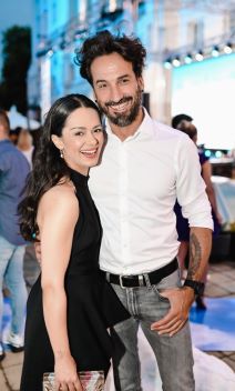 Marin Miletić i Kristina Krepela pozirali pored stabla