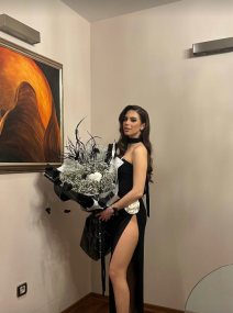 Jolina najstarija kći Iva spremna za maturalnu zabavu