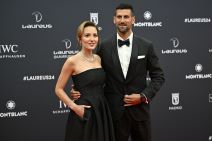 Jelena Ðokovic u kratkoj suknji i s ogrlicom od 8000 eura