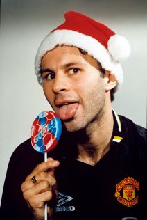 Ryan Giggs u šetnji s trecim djetetom