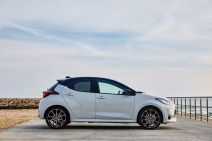 Toyota Yaris (1).jpg