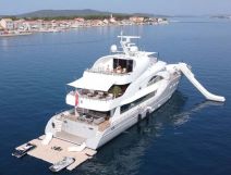 Lotus Yacht_2.jpg