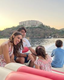 Franka Batelić i Vedran Ćorluka s djecom