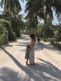 violončelist luka šulić čeka 4. dijete i s obitelji uživa na maldivima