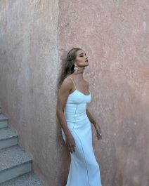 Ovako izgleda lice žene koja se uništila preranim i nepotrebnim operacijama