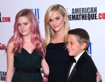 Reese Witherspoon je opuštenija u odgoju najmlađeg djeteta jer je iscprljena od majčinstva