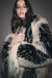 SHORT FAUX FUR COAT ZW COLLECTION/ ZARA/ 69.99 EUR