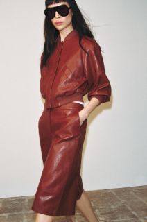 LONG FAUX LEATHER BERMUDA SHORTS/ ZARA/ 29.95 EUR