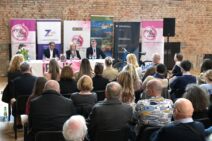 2 konferencija za medije u Laubi.jpg