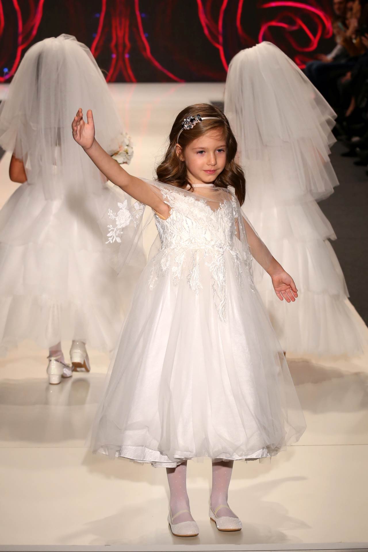 Domaće zvijezde zabljesnule na dobrotvornoj reviji Sajma vjenčanja