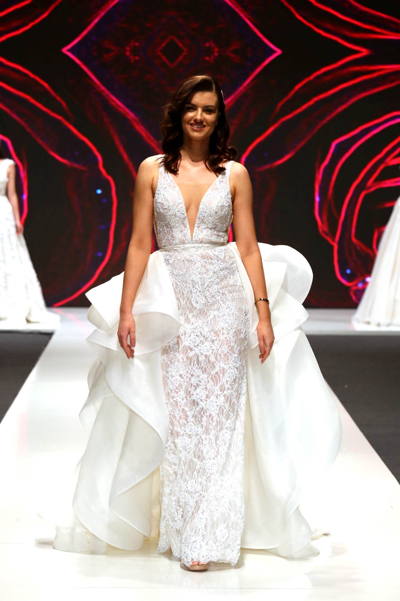 Domaće zvijezde zabljesnule na dobrotvornoj reviji Sajma vjenčanja