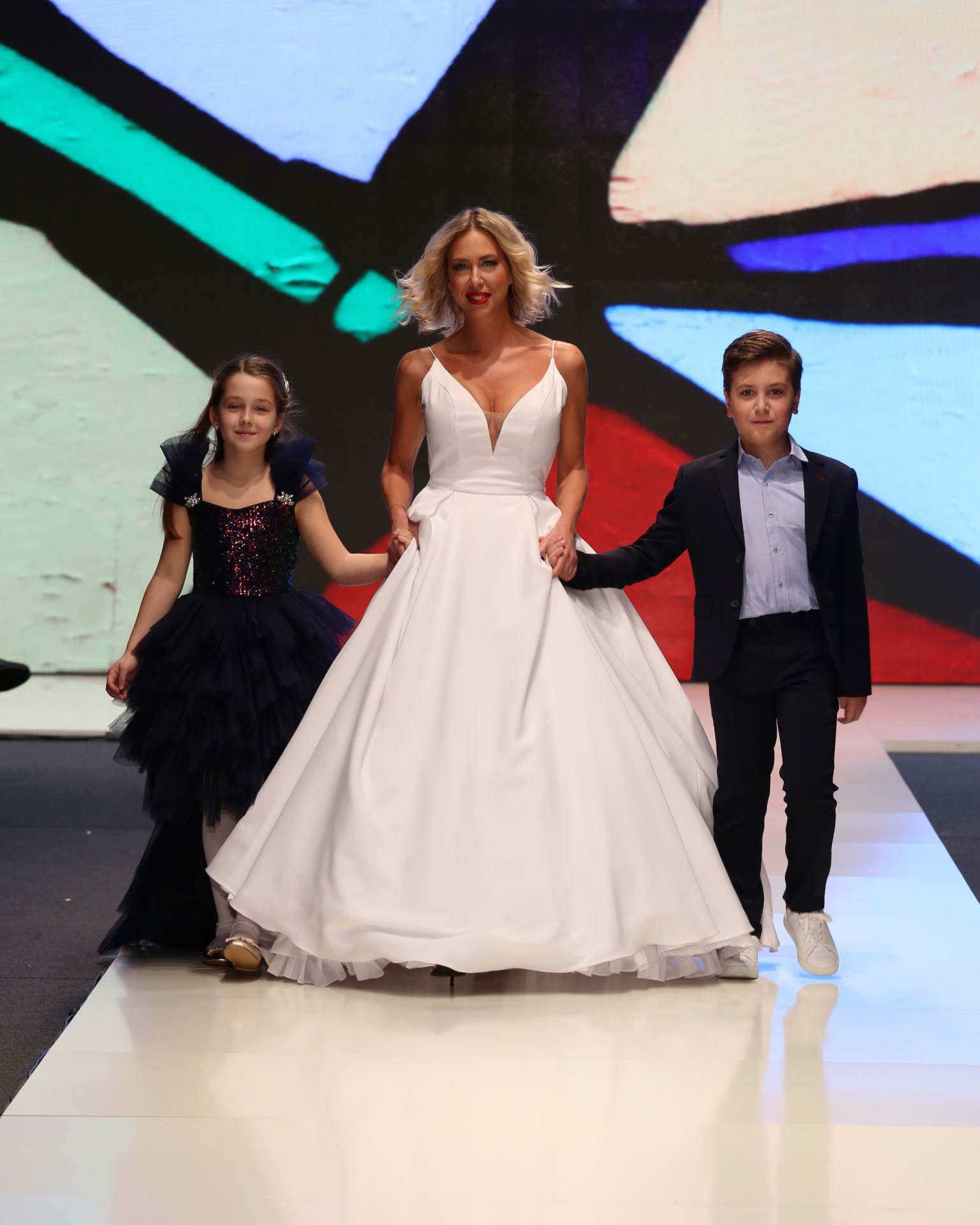 Domaće zvijezde zabljesnule na dobrotvornoj reviji Sajma vjenčanja