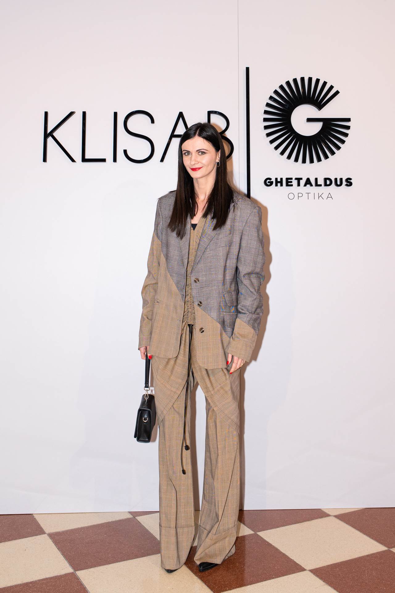 Brojne poznate razoružala nova kolekcija omiljenog modnog dodatka