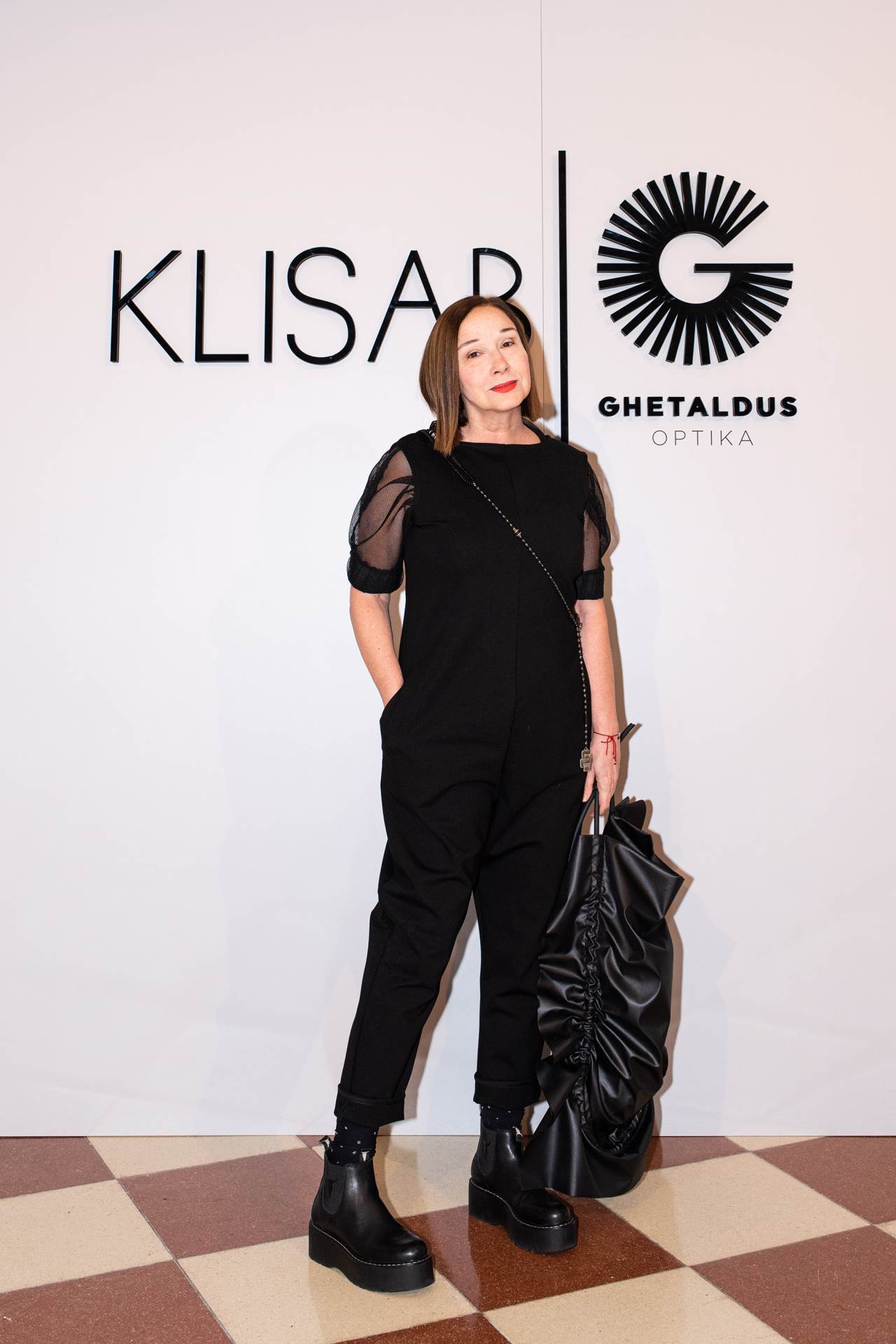 Brojne poznate razoružala nova kolekcija omiljenog modnog dodatka