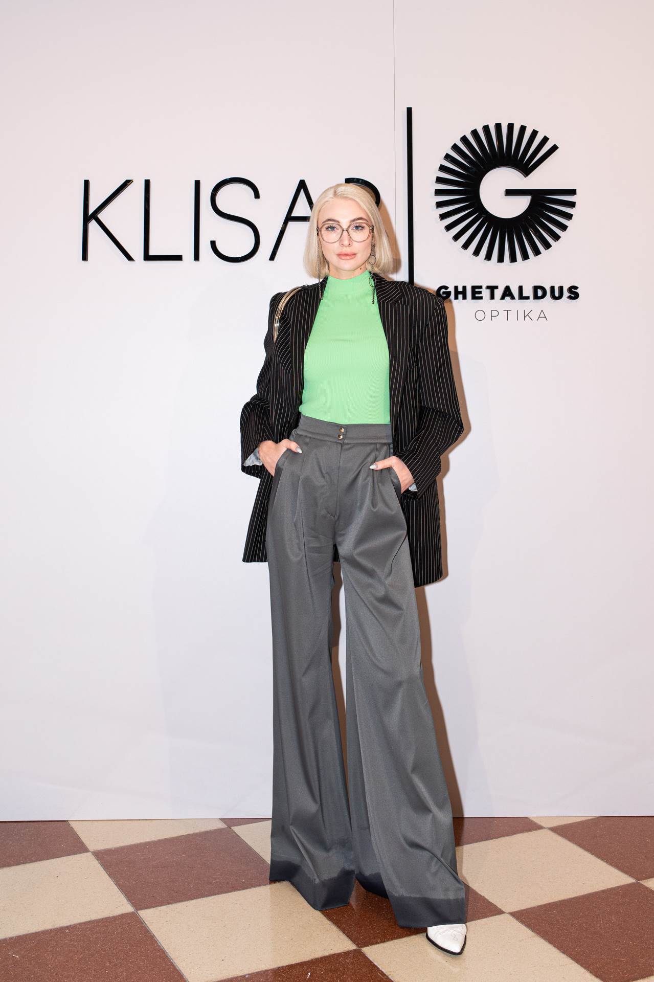 Brojne poznate razoružala nova kolekcija omiljenog modnog dodatka