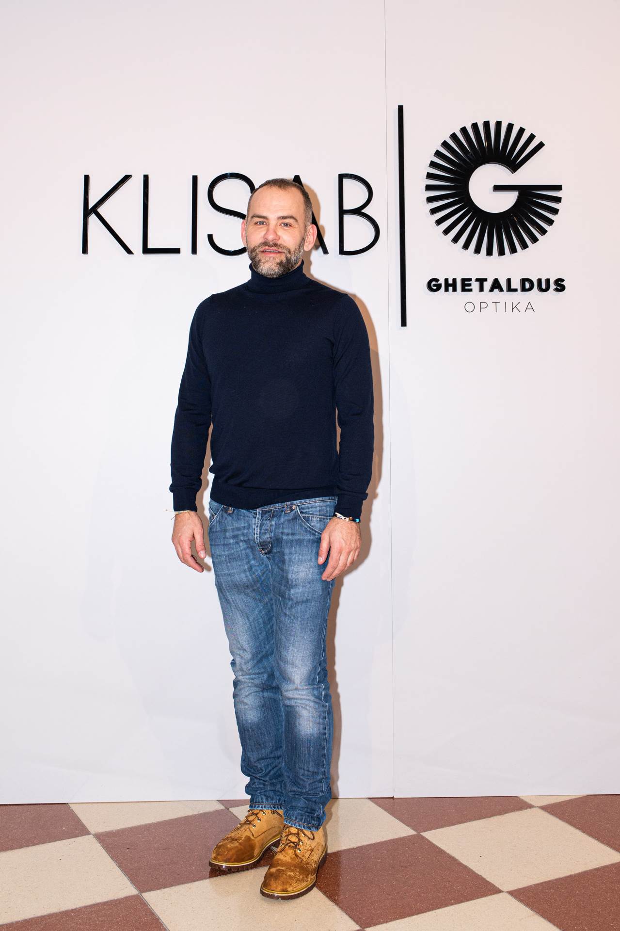 Brojne poznate razoružala nova kolekcija omiljenog modnog dodatka