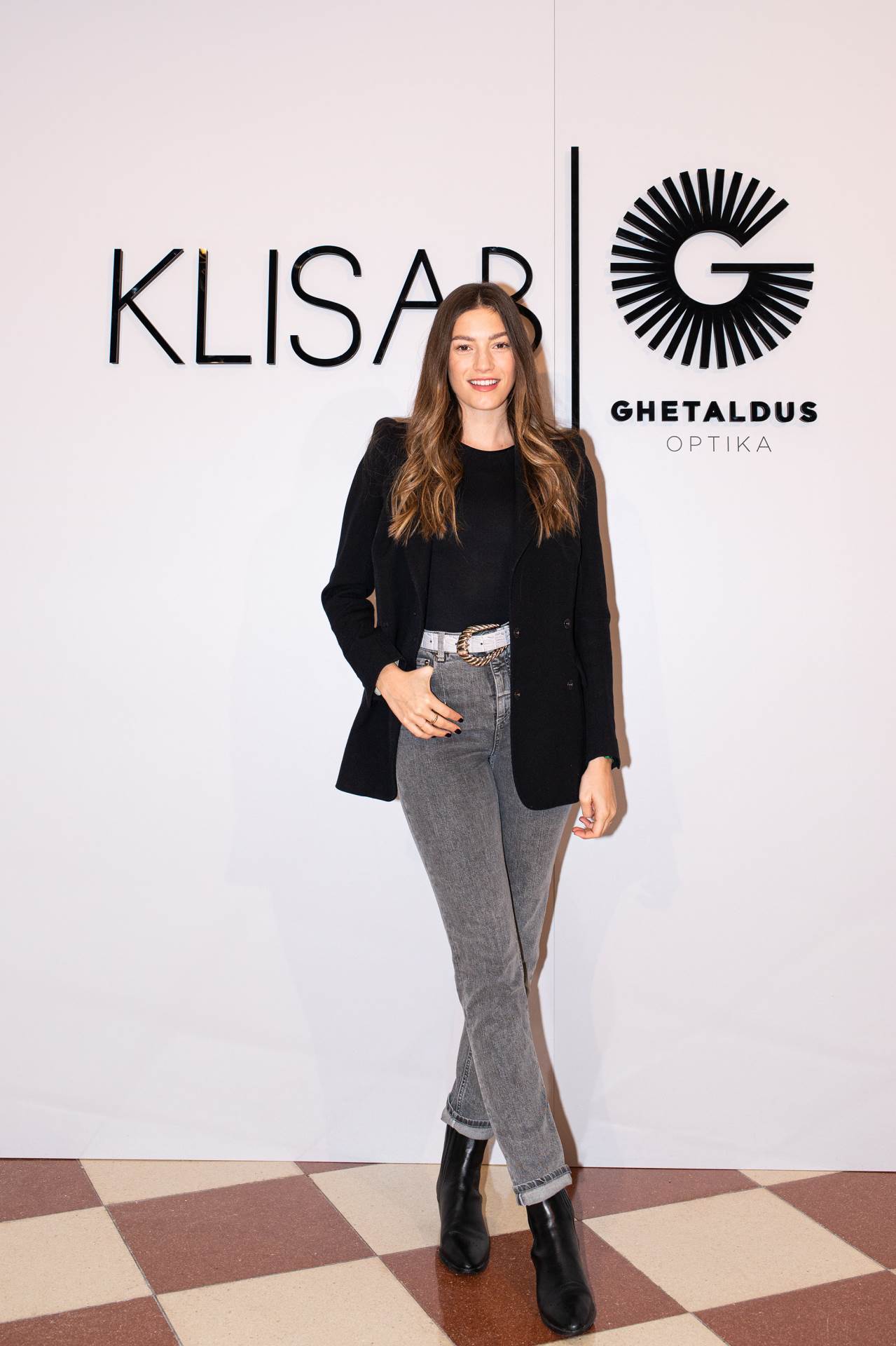 Brojne poznate razoružala nova kolekcija omiljenog modnog dodatka