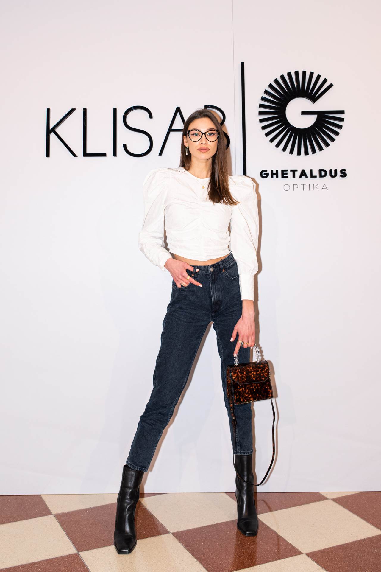 Brojne poznate razoružala nova kolekcija omiljenog modnog dodatka