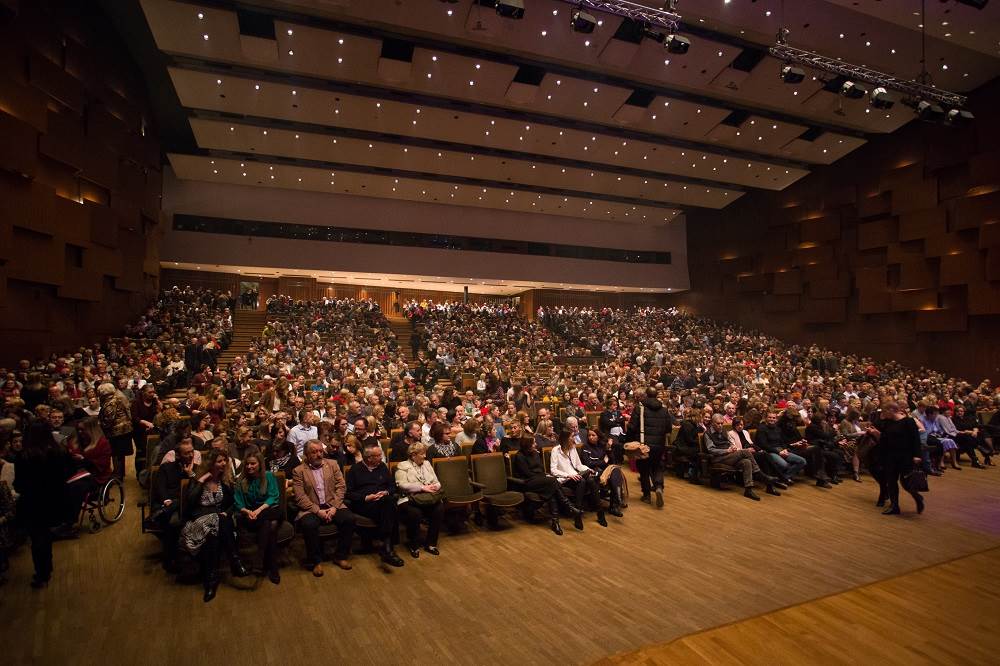 Zorica Kondža proslavila 35 godina karijere u prepunom Lisinskom!
