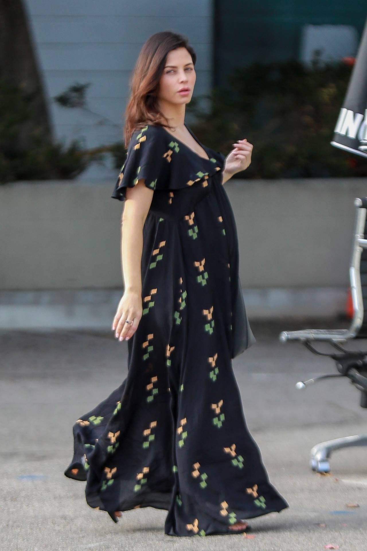 SVE JE U MAXI HALJINAMA Glumica kao modna inspiracija mnogim trudnicama