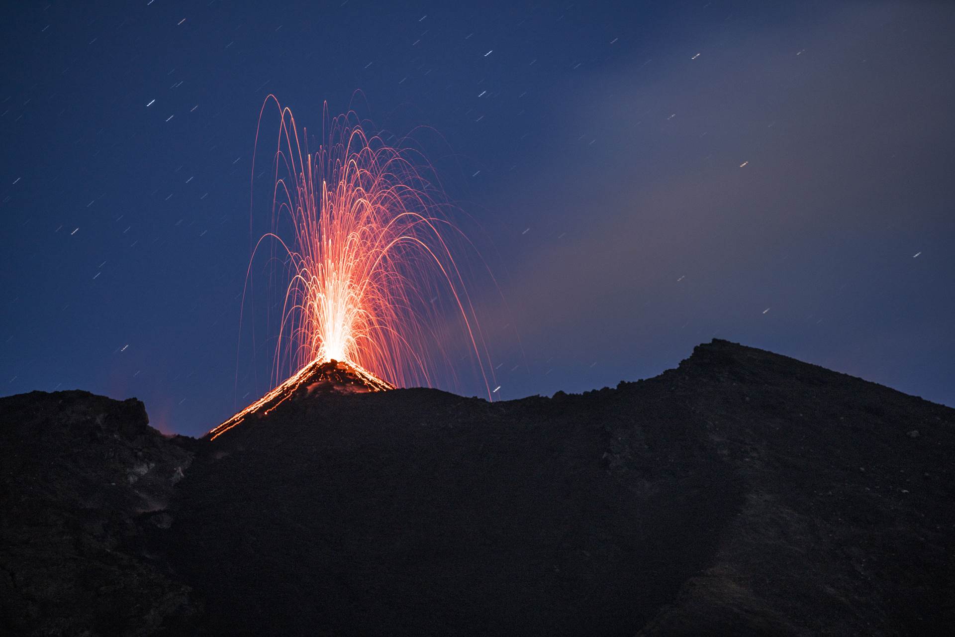 PUTOVANJE OKO SVIJETA Izložba fotografija Gorana Jovića